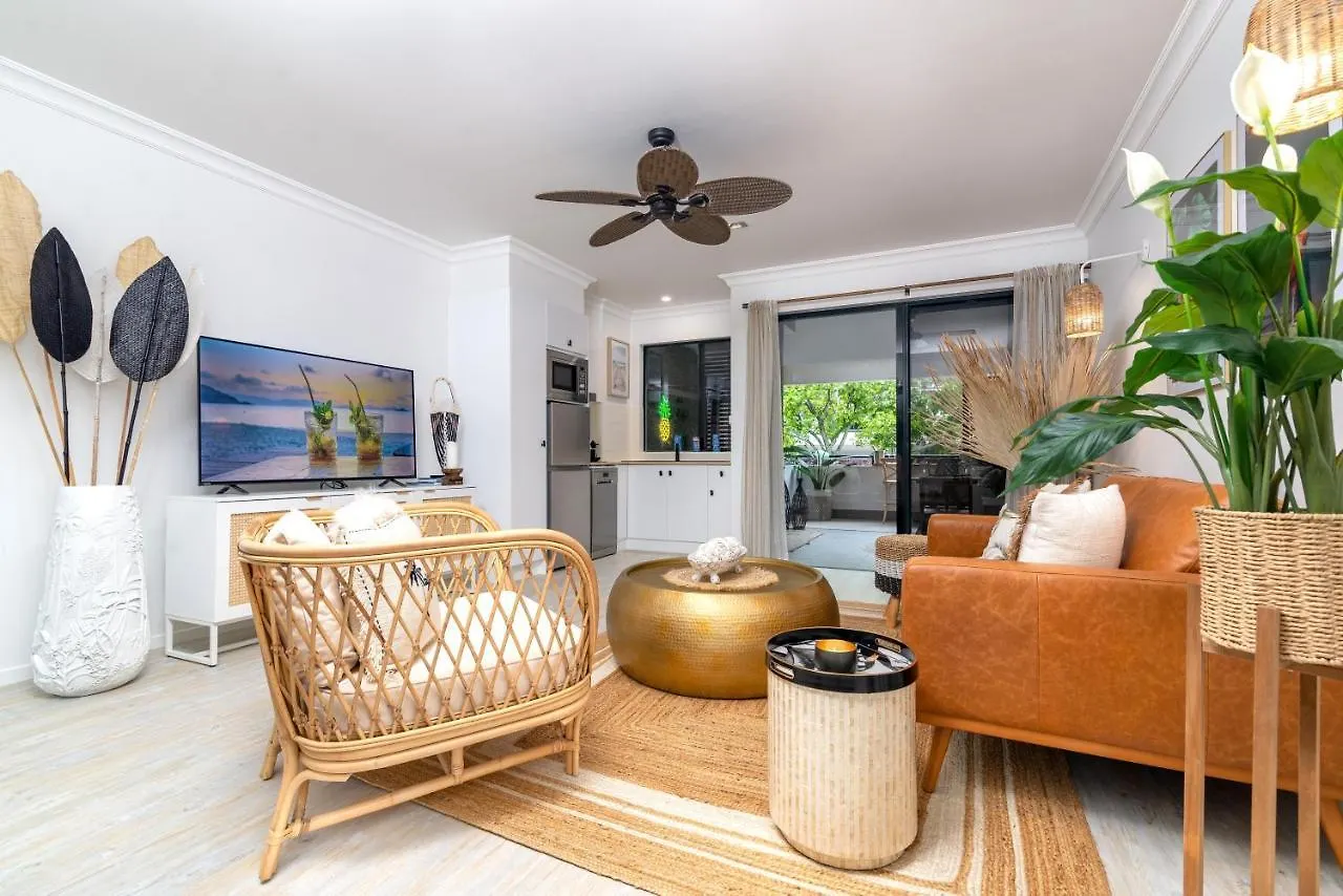 Boho Bliss In The Best Position In Town, King Bed, 2 Pools, Free Wifi And Undercover Parking Port Douglas Apartment